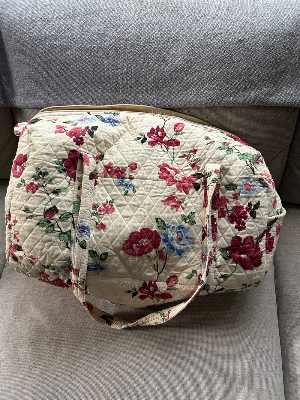 Quilted Floral Tote Bag in Cream and Red - Women's Shoulder Tote - Picture 4 of 8